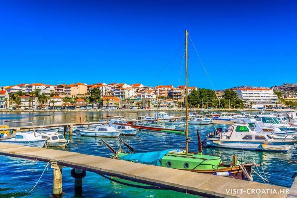 Apartment With Seaview + Private Garage Parking Split Bagian luar foto